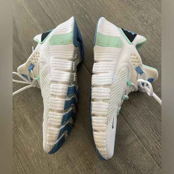 Women’s  Free Metcon 4 'White Mint Foam' - Picture 5 of 8